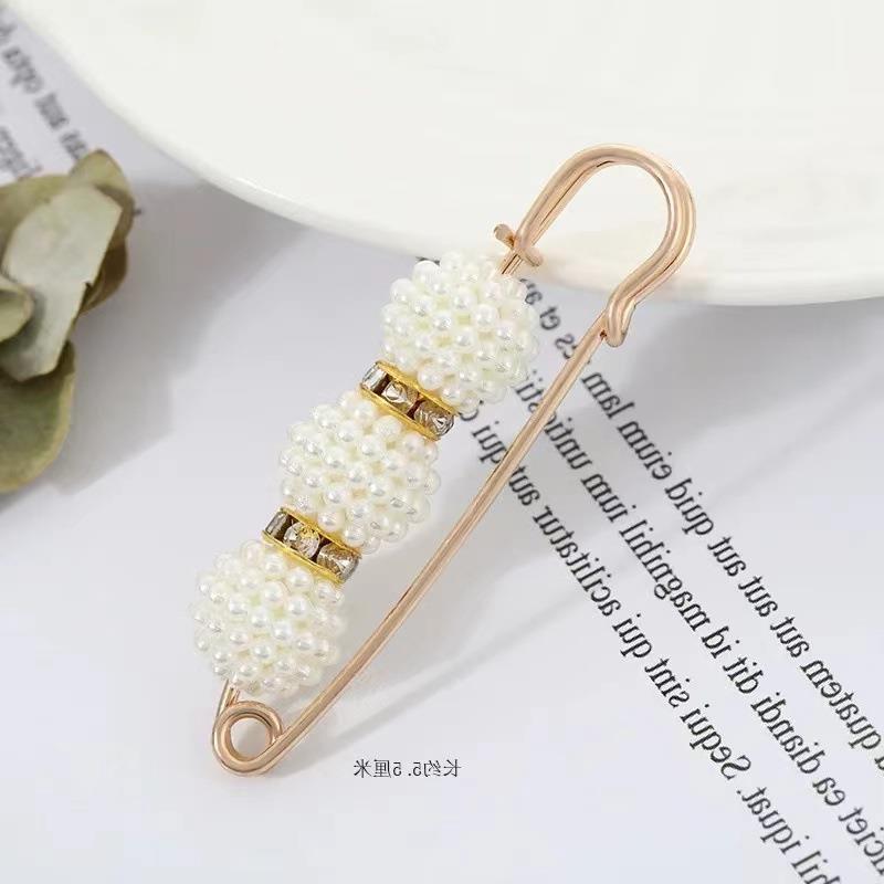 Waist Pin Accessory Brooch for Adjusting Clothing Fit and Preventing Exposure