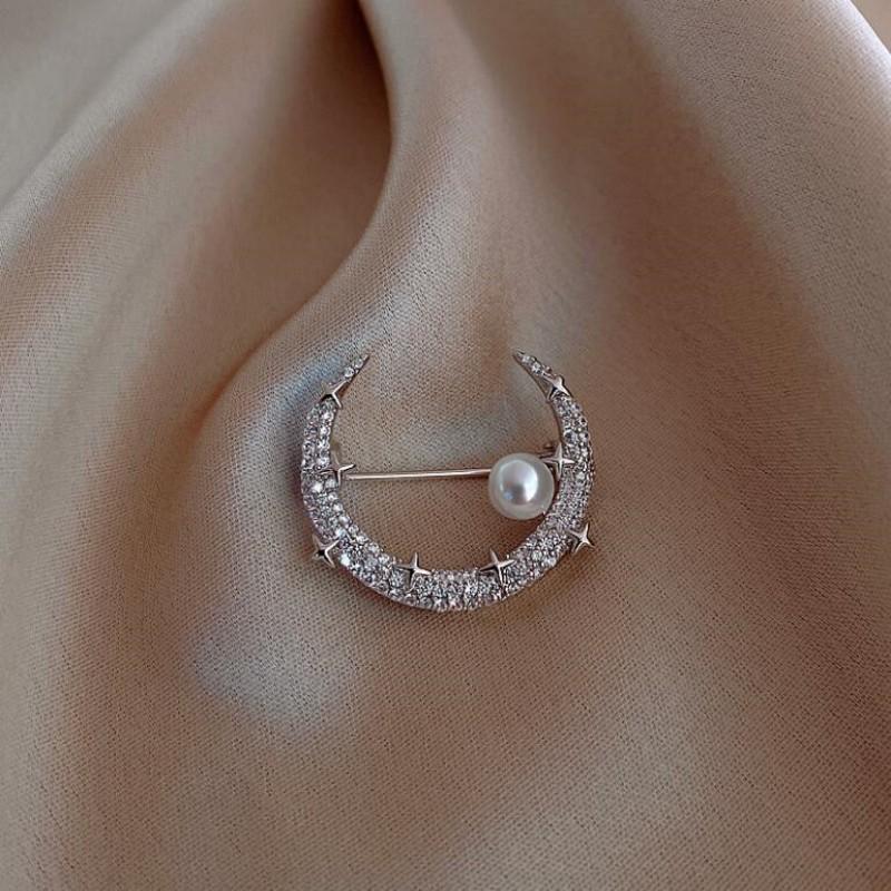 2023 New Classic Rhinestone Moon Pearl Brooches For Women Luxury Designer Pins Brooch For Clothes Dress Accessories