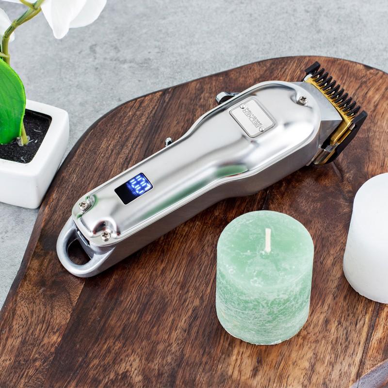 Becker - Tmax - Беспроводная машинка для стрижки волос и бороды - Титановое лезвие 46 мм - 10 насадок - Аккумулятор 2500 мАч - Светодиод - Кейс