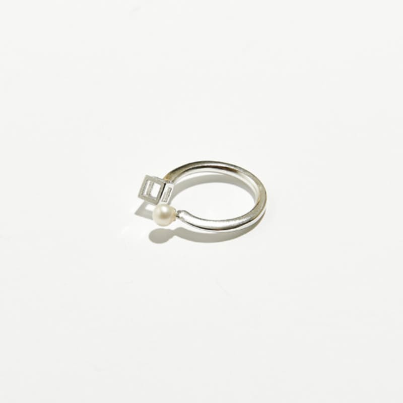 BONAFIDE JEWELRY Frame Cube Pearl Open Ring
