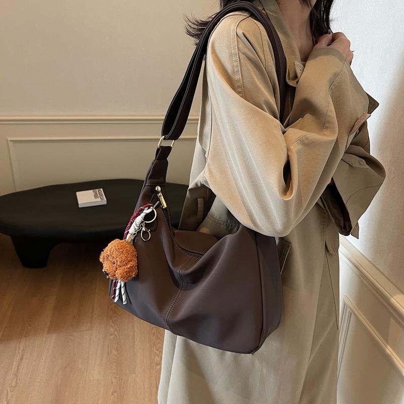 Premium Texture Large Capacity Tote Bag Fashion Retro Trend Shoulder Bag Daily Commute Messenger Dumpling Bag Wholesale