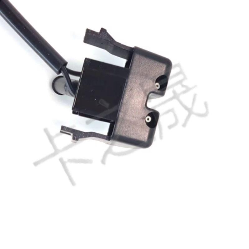 BMW 3 Series Heated Front Windshield Washer Nozzle (61668374365/61668374366)