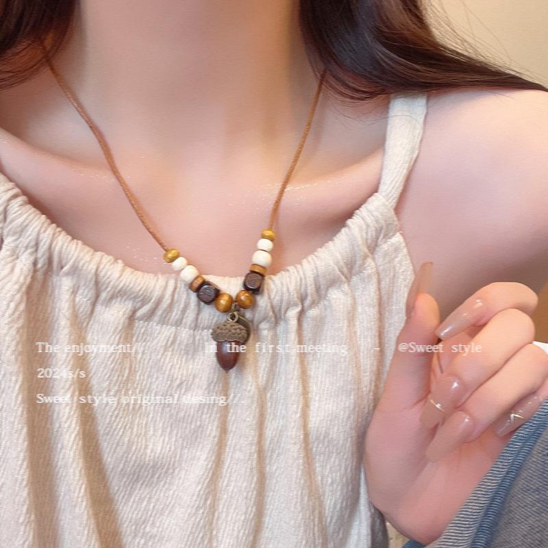New Chinese Retro Popular Ethnic Style Necklace Women's Versatile Niche Long Sweater Chain High-end Simple Accessories