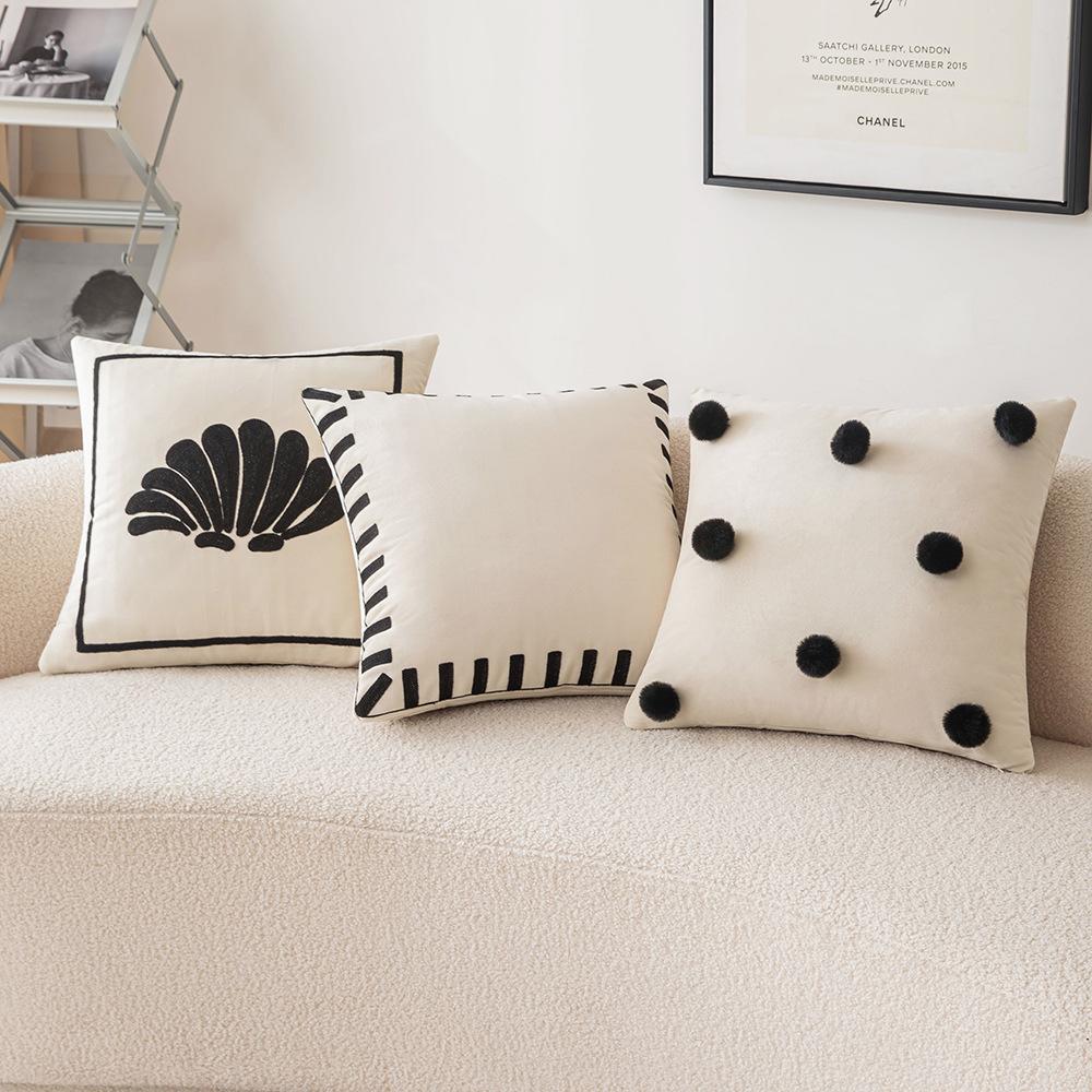 Ins Style Simple Pillowcase Black and White Velvet Cushion Polka Dot Pillowcase Bed and Breakfast Sofa Decoration Atmosphere Pillow