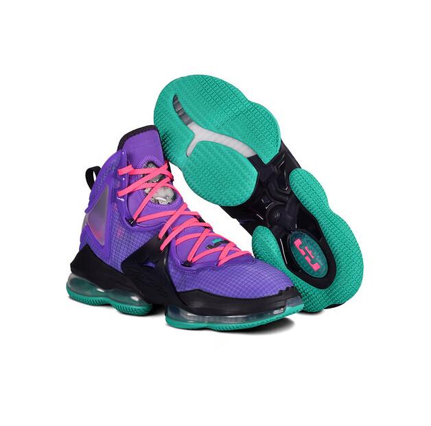 Кроссовки Nike CZ0203-500