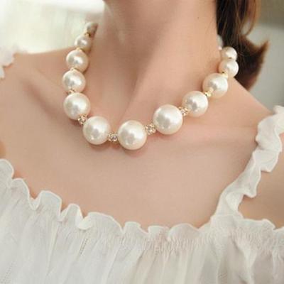 Damen Wunderschöne Luxus Große Faux Perle Strass Bib Statement Kette Halskette AVE