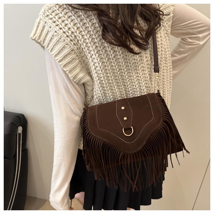 New Retro Suede Faux Leather Saddle Bag for Women Fringe Tassel Crossbody Shoulder Purse Vintage Western Style Handbag