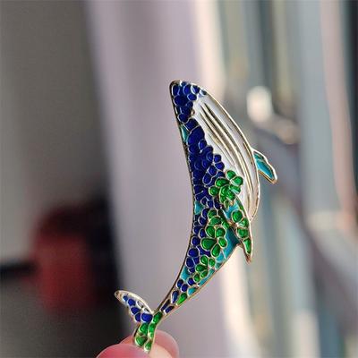 Fashion Whale Brooch Creative Cute Whale Dolphin Dripping Oil Animal Corsage Temperament Elegant Clothing Accessories