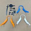 1 Set Kreativität 3D-gedruckte Hühnerarme mit Waffe Lustige Hühnerkostüm-Accessoires Haustier Geflügel Arm Kostüm Dekor Zubehör