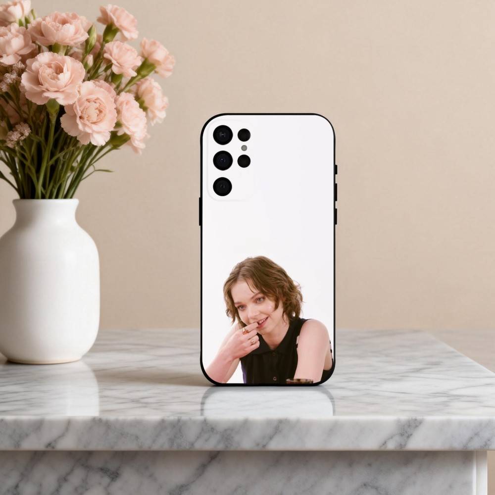 vibrant E-Emma M-Myers Actress Phone Case For Samsung S25,24,23,22,30,21,10,9,Ultra,Plus,Lite,FE,4,5 G Soft Black Case