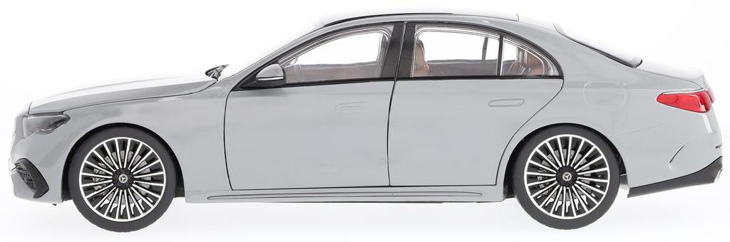 Genuine Sedan AMG Line Manufaktur Alpen Gray Scale [Mercedes-Benz Collection] E-Class (W214) 1/18