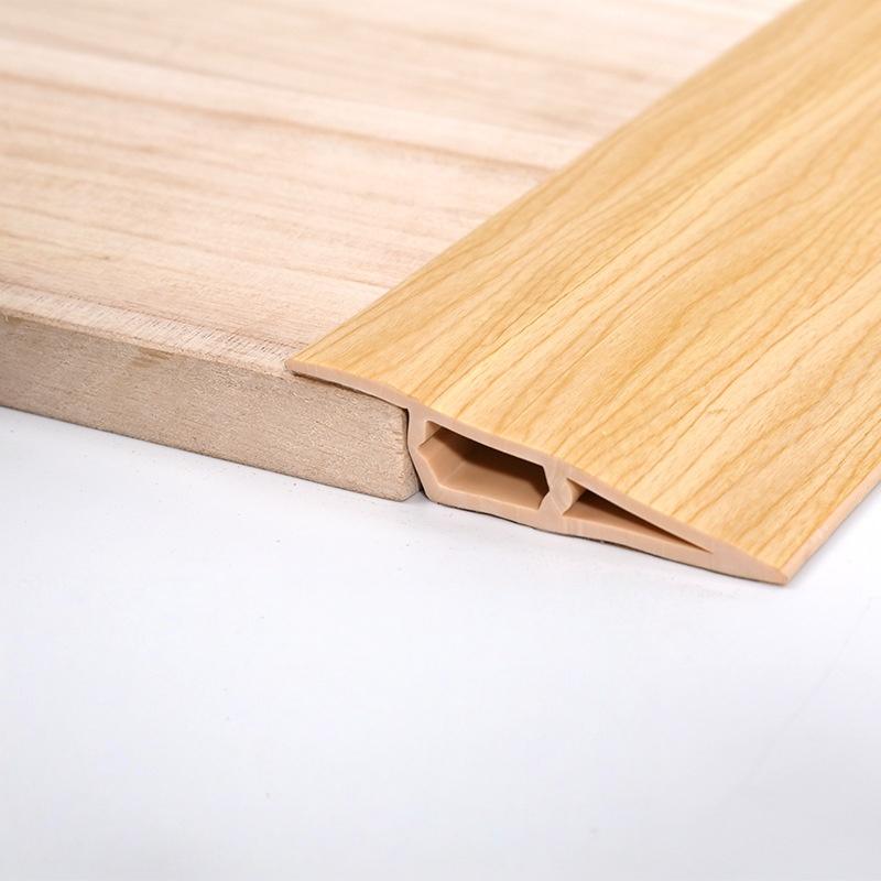 1 PZ Strisce Soglia in PVC da 39,37 pollici, Profili di Transizione Autoadesivi Utilizzati per Collegare Giunzioni del Pavimento e Soglie per Tappeti Tr