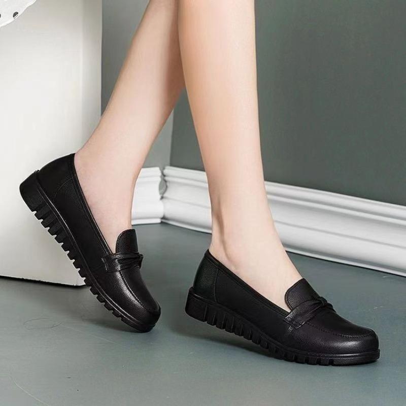 Soft sole one pedal comfortable non-slip versatile flat bottom women's leather shoes casual solid color women's shoes cover feet