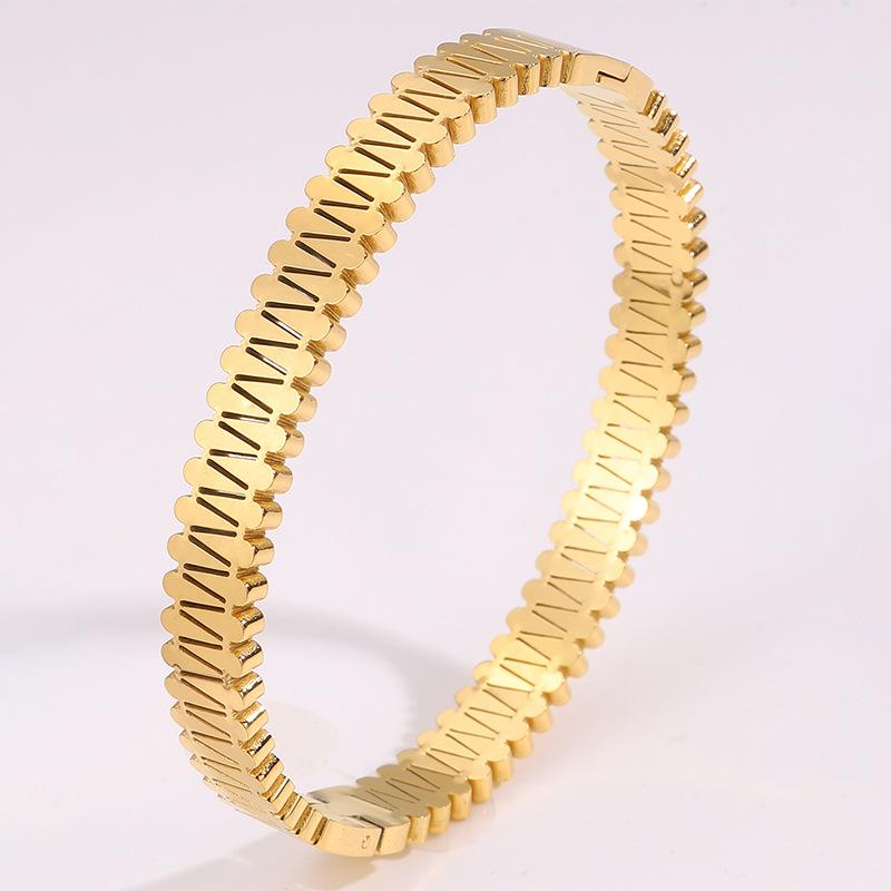 Titanium Steel Women's Trendy Gear Design Open Bracelet Versatile Elegant Jewelry Bracelet