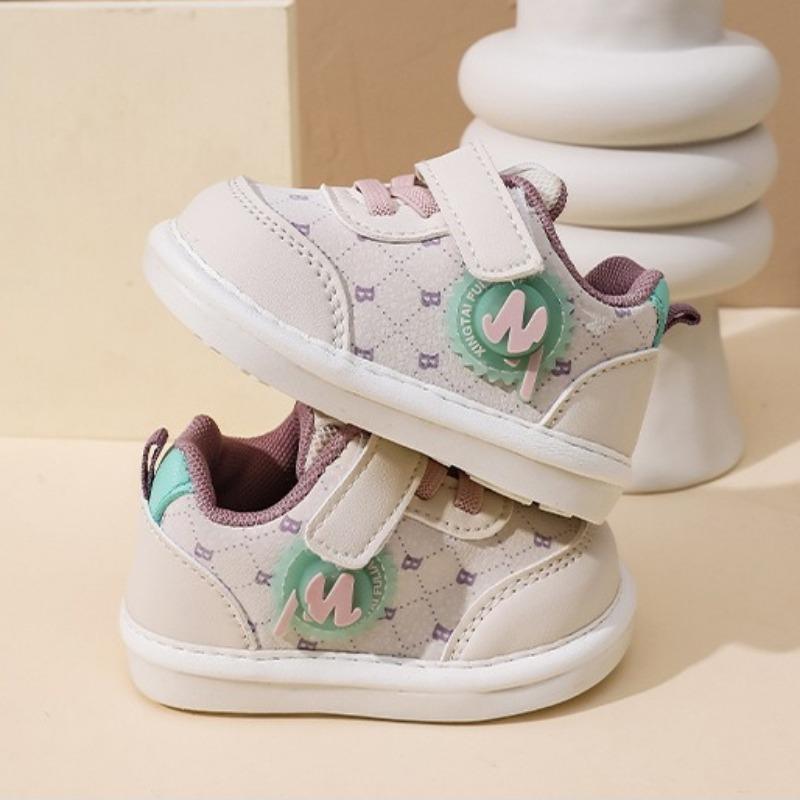 Children's Lightweight Toddler Shoes with Soft Soles and Light-up Leather Sneakers Non-slip Shoes