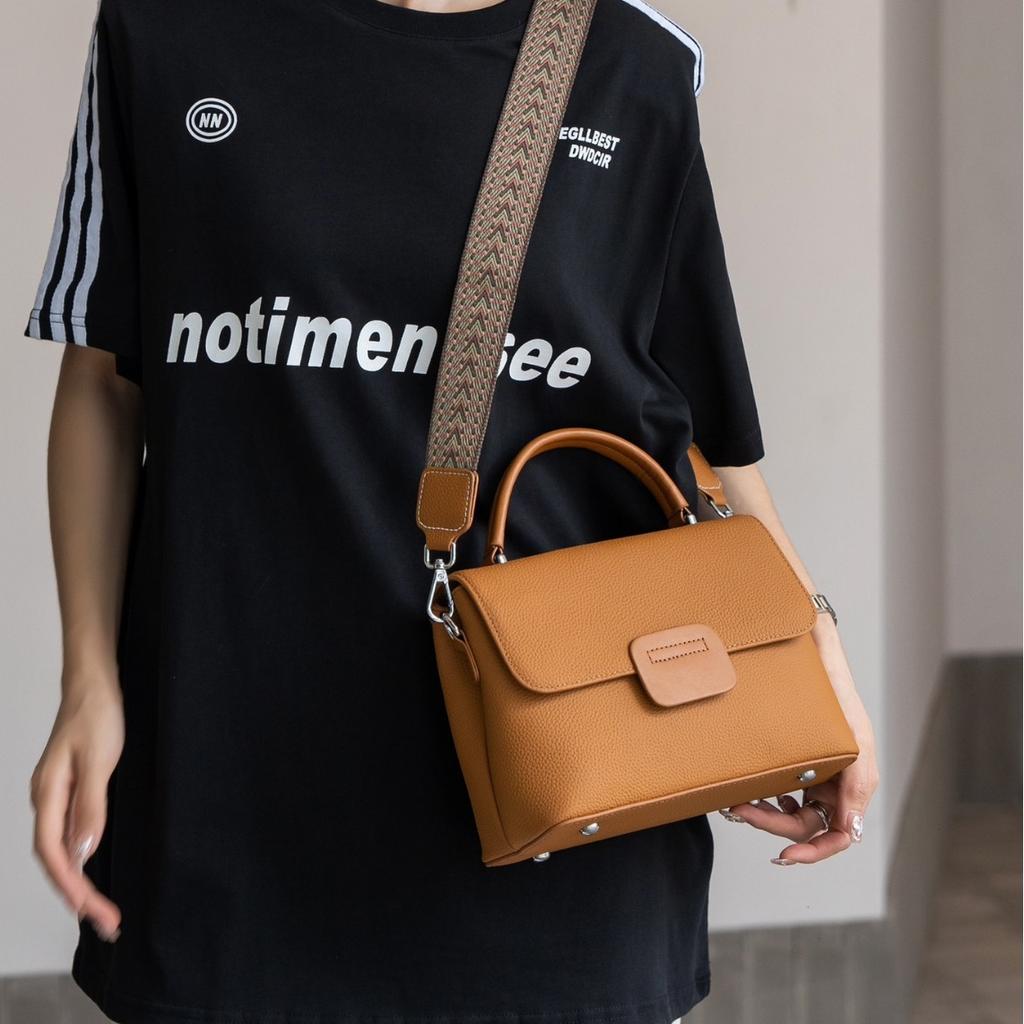 High end Genuine Leather Crossbody Bag for Women's Top Layer Cowhide Bag New Fashionable and Atmospheric One Shoulder Small Square Bag