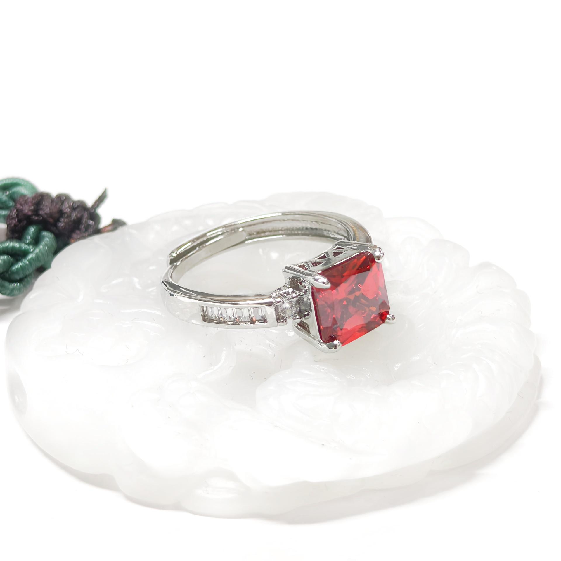 Gesi En Women s Bestseller Square Inlaid Ring – Fashionable Versatile Statement Piece One Size