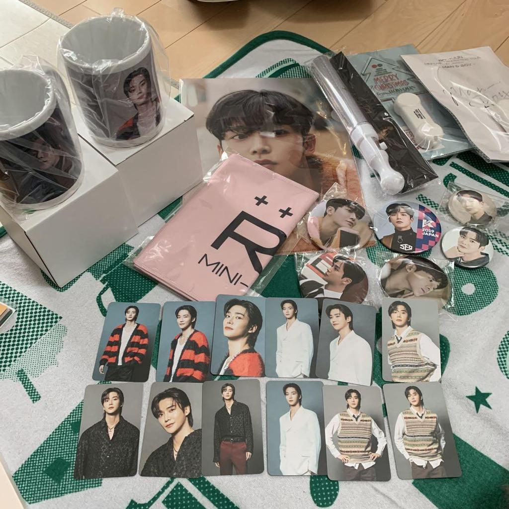[USED] Korean drama actor Rowoon fan meeting official goods bundle sale