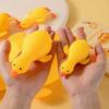 Žlutá kachnička mačkací hračka Pružná kachnička na uvolnění stresu Senzorická hračka Zvířátko pomalu se vracející do původního tvaru Fidget hračka Dekompresní míček na stres