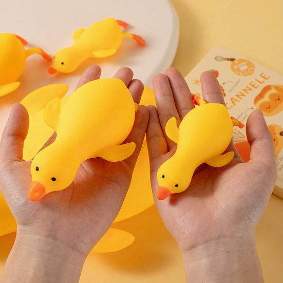 Yellow Duck Squeeze Toy Stretchy Stress Relief Duck Sensory Toy Slow Rising Animal Shape Fidget Toy Decompression Stress Ball