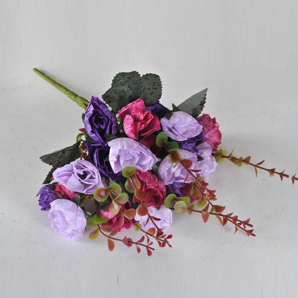 

Имитация цветов, свадебное украшение, розы, имитация роз, украшение обеденного стола в гостиной, украшение в виде бутонов роз, цветы фиолетовый