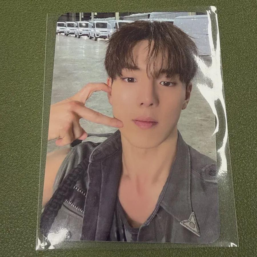 

Monsta X Shownu The X Soundwave Lucky Draw
