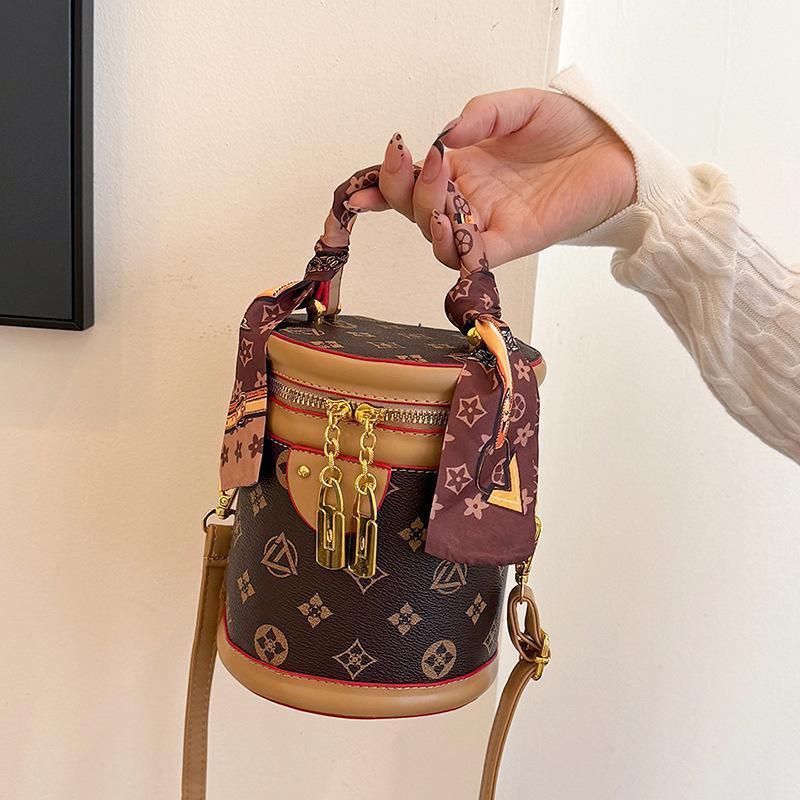 Geantă de mână crossbody cilindrică cu flori retro de toamnă pentru femei: Geantă tip găleată versatilă