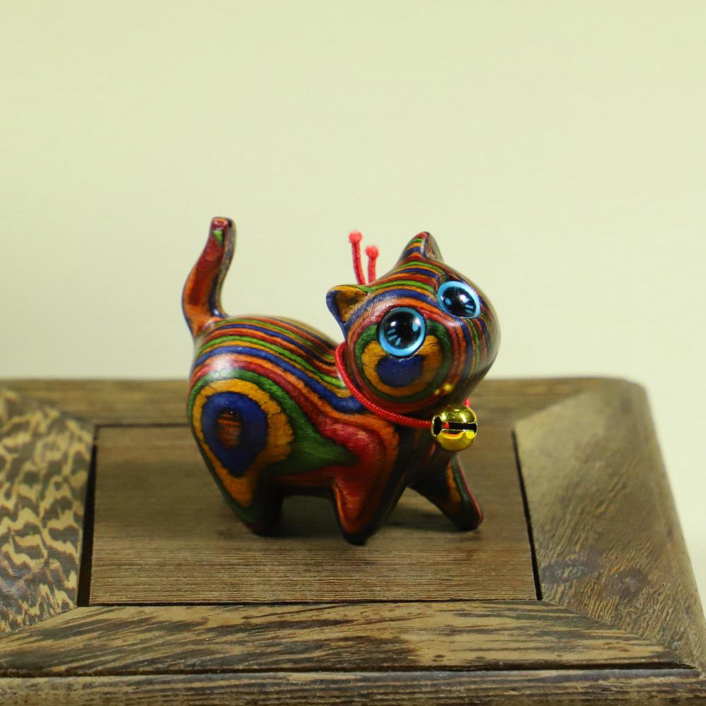 Santalové dřevo Kočka pro štěstí se zvonkem: Roztomilá figurka koťátka s naklánějící se hlavičkou, kreativní dárek k narozeninám