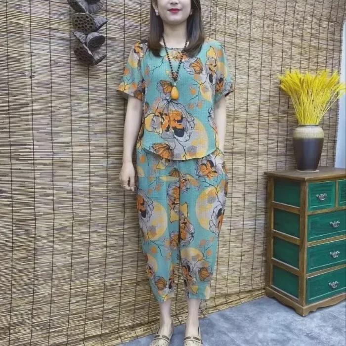 

Модный летний женский костюм для 60-70 лет - стильный, удобный и модный наряд для мам 4XL (67.5-75 kg)