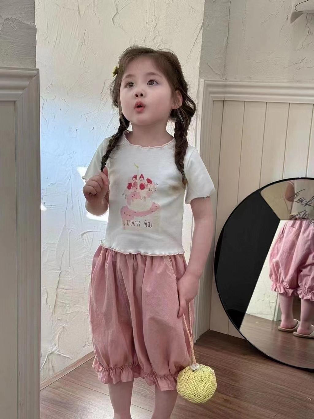 

Adorable Summer Cartoon Two Piece Set For Girls Soft Cotton T Shirt And Capris Short Sleeve,130