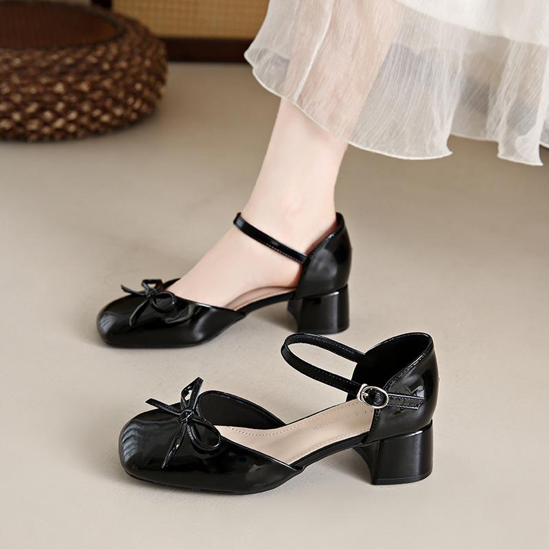 Sandal girl 2025 new pointed thick heel with skirt gentle single shoe fashion low heel bag head fairy style versatile