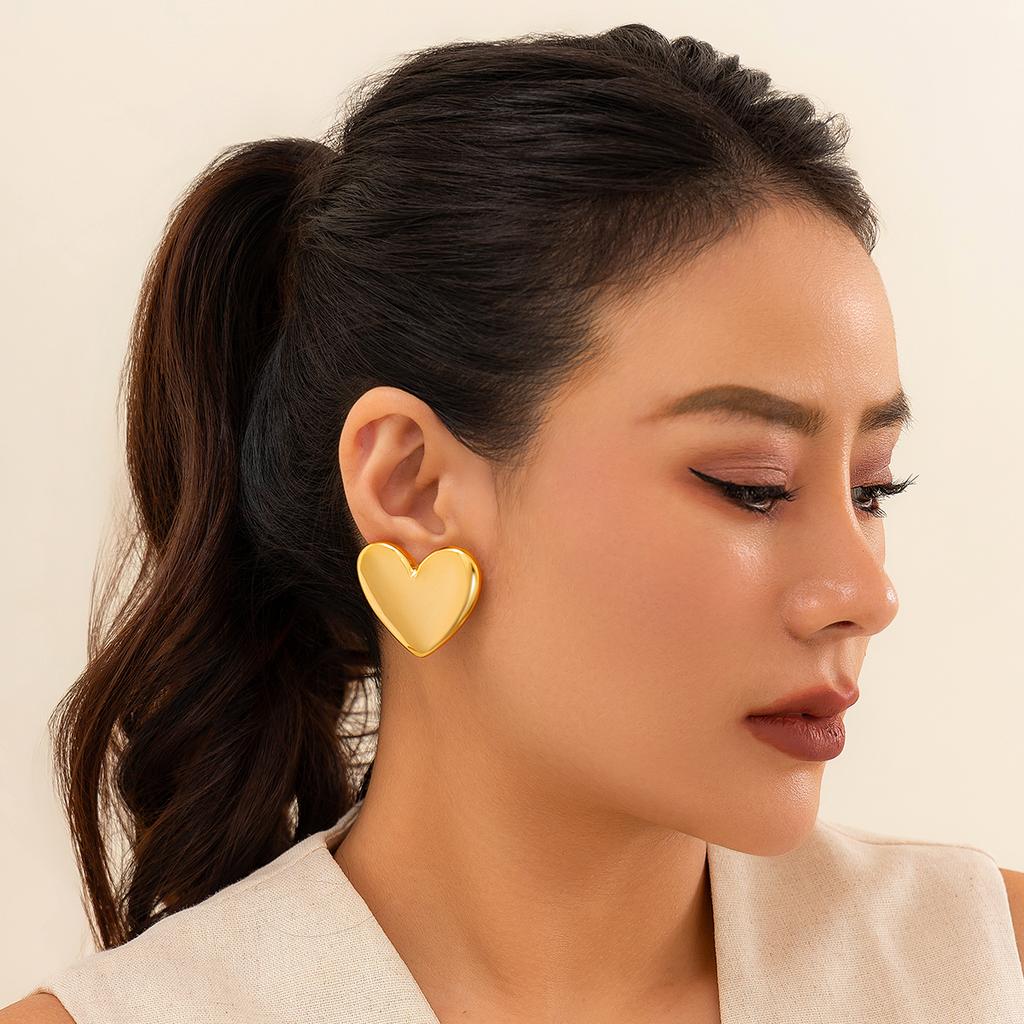 Minimalist Punk Gold Color Smooth Love Heart Stud Earrings for Women 2026 Trend Wed Bridal Goth Piercing Earrings Jewelry Gift