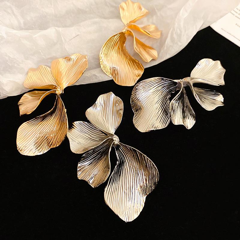 Flower Steel Needle Earrings French Style High-end Temperament Petal Earrings for Women