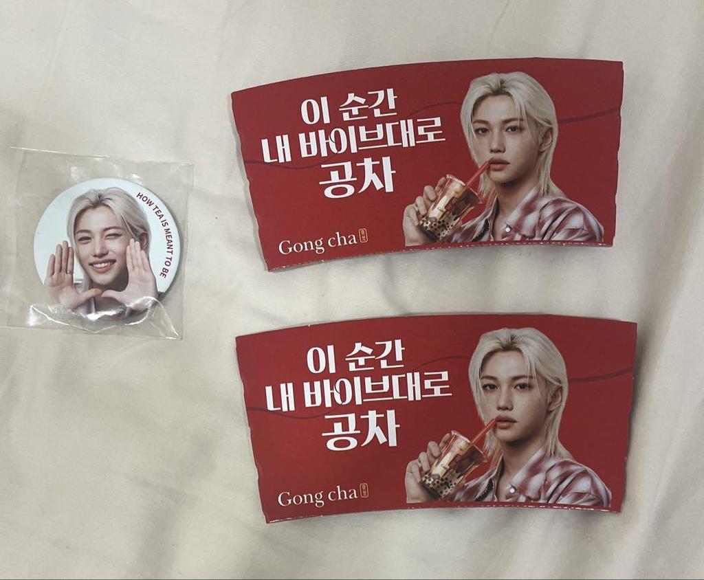[USED] Stray Kids Stray Kids Gong Cha Cup Folder & Badge Felix Spirit