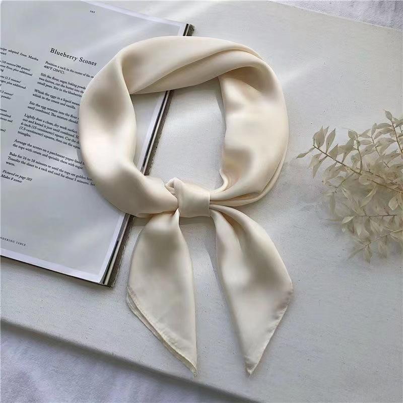 Jednokolorowa jedwabna chusta kwadratowa chusta imitacja jedwabiu chusta letnia urocza Yiwu mała kwadratowa chusta