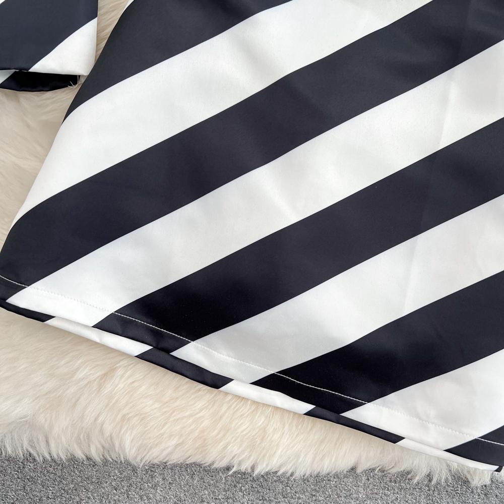 Autumn Fashion Suit Women's Round Neck Short Striped Shirt Two-Piece High Waist Bag Hip Skirt