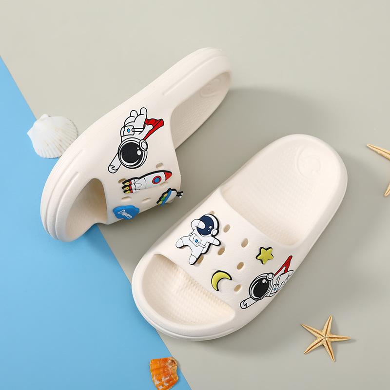 

Lightweight And Flexible Indoor Slippers For Girls With Fun Astronaut Print Crafted From Soft Material Eva White Astronaut,26-27