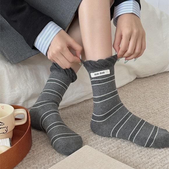 Boneless Striped Socks Women'S Contrast Color Double Luo Mouth Letter Cloth Label Mid-Tube Socks Cotton Sweat-Absorbing Breathable Pile Socks