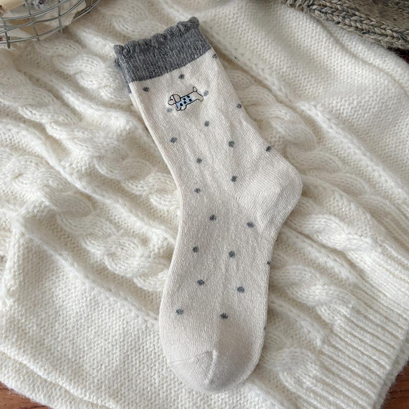 Autumn and winter thickened warm embroidered puppy wool socks female Korean lace contrasting color medium tube socks