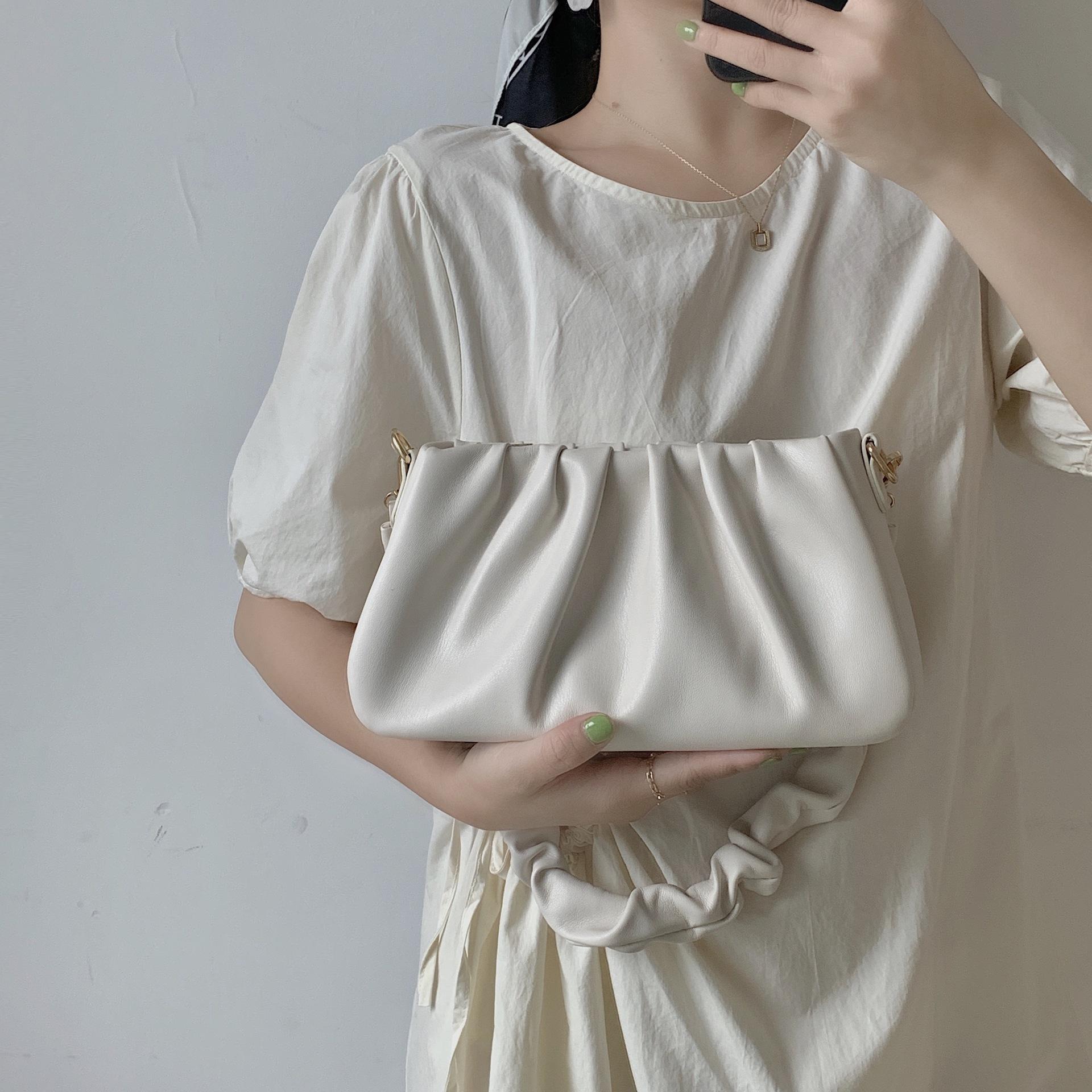 

Летняя сумка женская сумка через плечо новая нишевая универсальная сумка подмышкой плиссированная сумка облако сумка через плечо на одно плечо