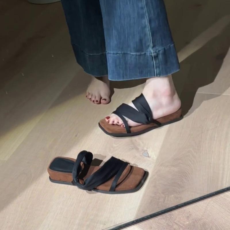 Sheepskin Version~ Thick-soled Square Head with Cool Slippers, Women Wear Retro Temperament with Skirts, Sandals, and Two Slippers.