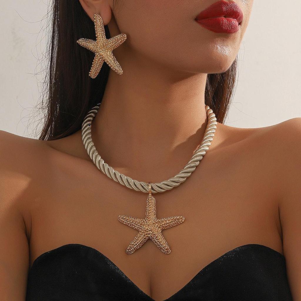 European-American Starfish Necklace & Earring Set: High-End Clavicle Chain, Light Luxury Vacation Style for Women.