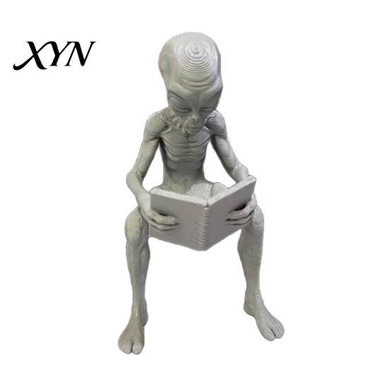 Office Study Decorative Item 3D Printed Reading Alien Ornament, Creative Sitting Figure Sculpture, Resin Collectible Figures Desktop Statue