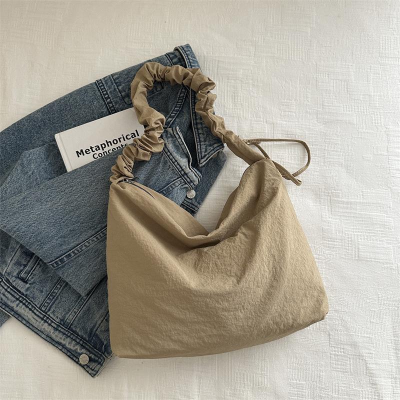 Large capacity cloud pleated drawstring shoulder strap shoulder bag solid color simple lazy style versatile messenger tote bag
