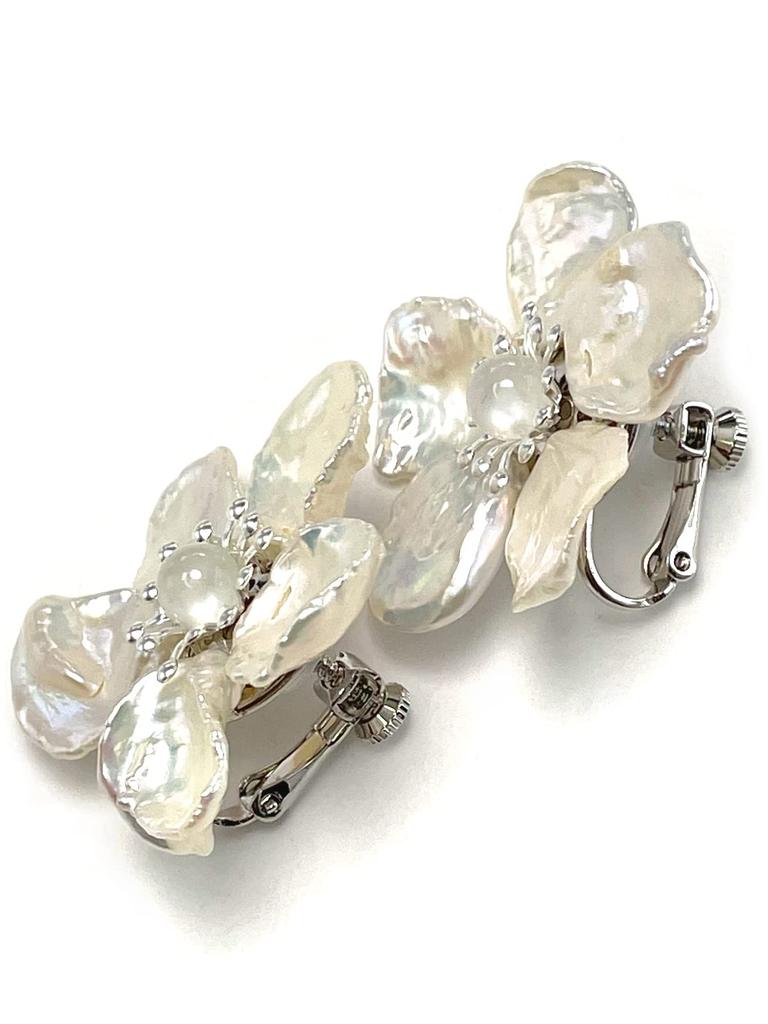 Freshwater Pearl White Flower Moonstone Earrings with Silicone Cover Natural Stone Power Stone A1099 [Cherry]