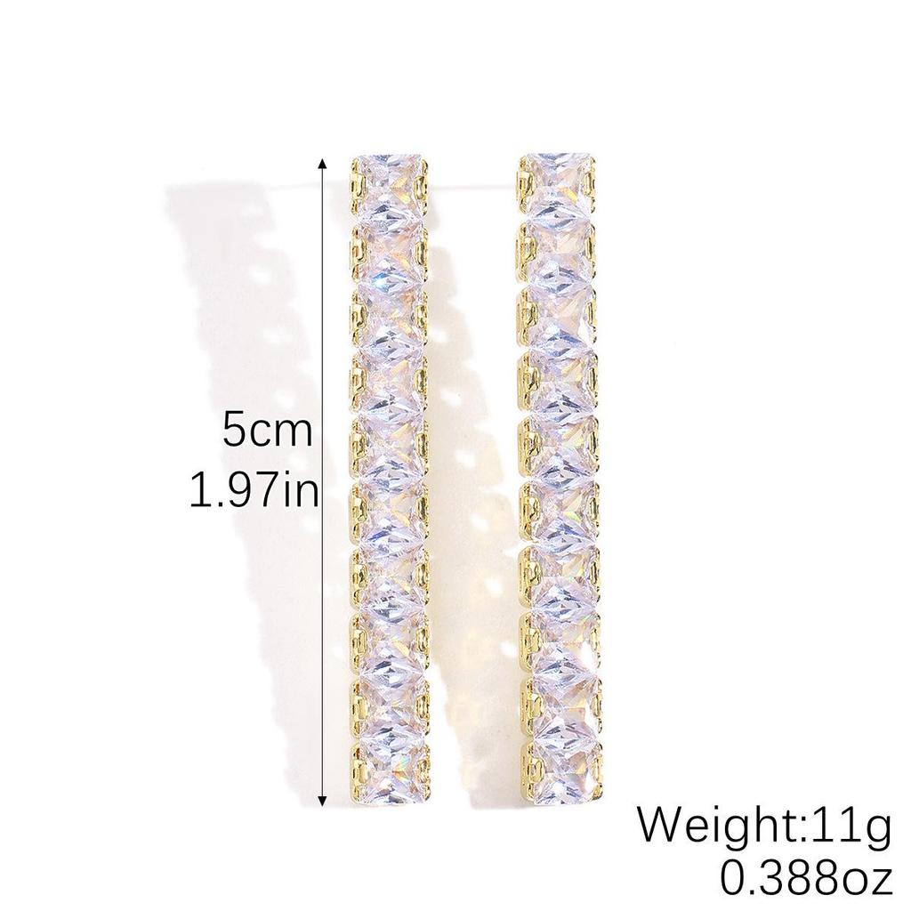 Náušnice s krásným zirkonem a střapcem: Luxusní, jedinečný design pro ženy