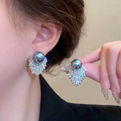 Silver Needle Leaf Pearl Stud Earrings Light Luxury Earrings for Women