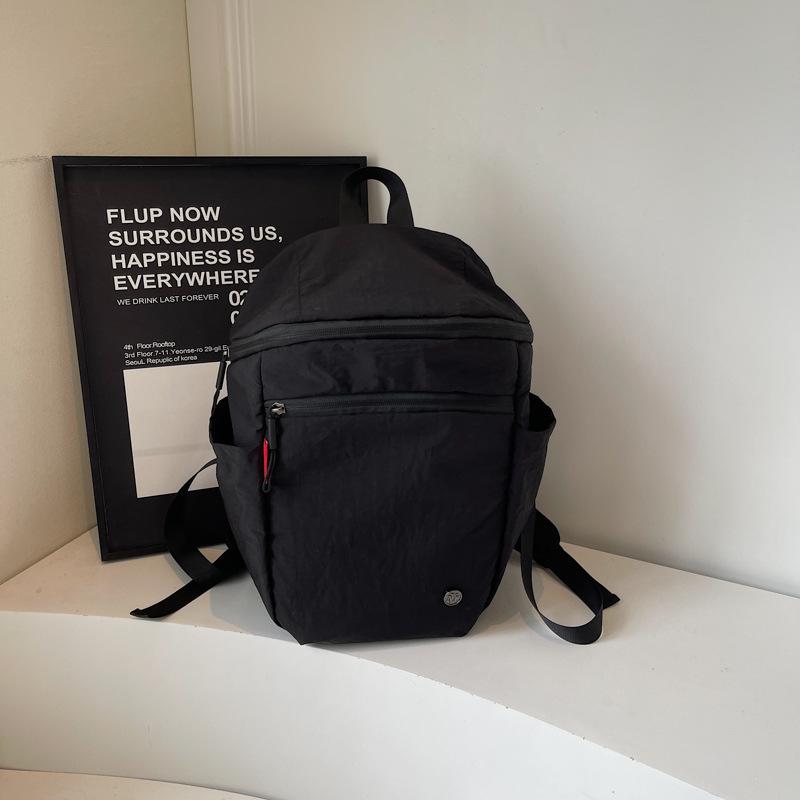 New Outdoor Leisure Schoolbag Women's Mountaineering Sports Lightweight Small Backpack Going Out Niche Lightweight Backpack