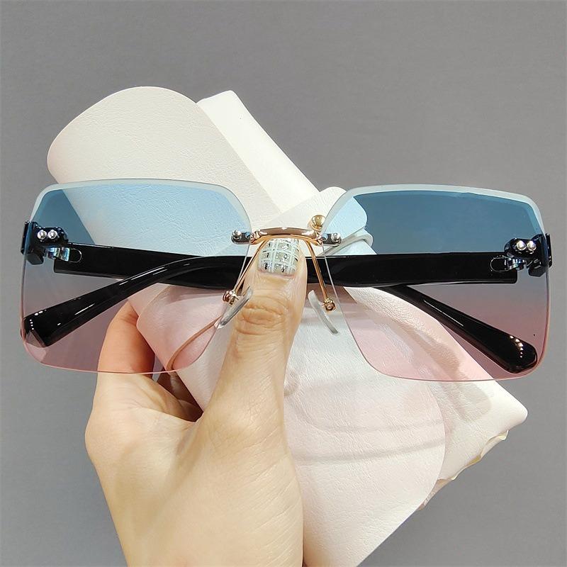 Square Frame Sunglasses Beach Fashion Shades Sunglasses for Women Men Fashion Eyewear