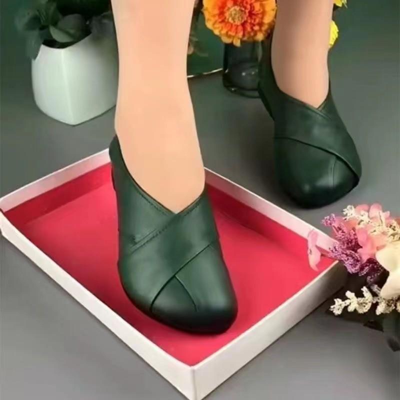 Soft-soled Mother Spring and Autumn Shallow Mouth Single Shoes Women's Flat-soled Soft Leather Middle-aged and Elderly New Retro One-pedal Wome